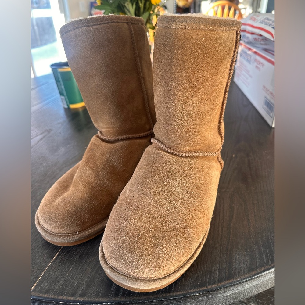 Women’s BearPaw Boots size 7